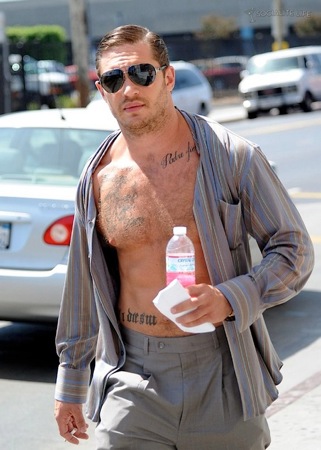 gallery_main-tom-hardy-shirtless-07282010-03.jpg