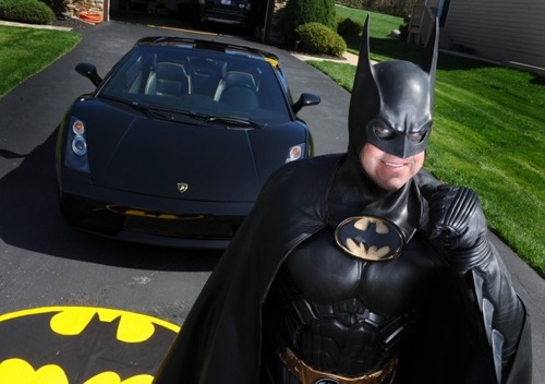 JN2 6825a 1332889922 Lamborghini Batman proves to be a real life hero
