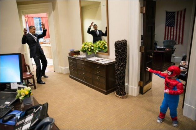 Obama meets young Spider-Man and surrenders