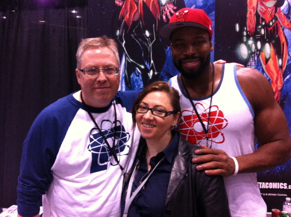 As the con wore down, I decided to only take pictures of myself and people with giant biceps. Ron Mars, myself and Israel Idonije