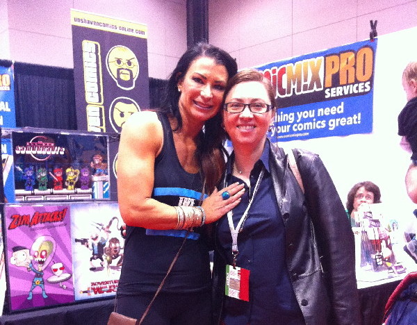Continuing the bicep trend, I found Lisa Marie Varon, aka"Tara" promoting her restaurant at the ComicMix booth. Whut? It was that kind of crazy world. 