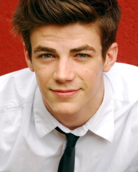 Grant Gustin Films Crime Scenes For THE FLASH in Vancouver  Camara Oscura