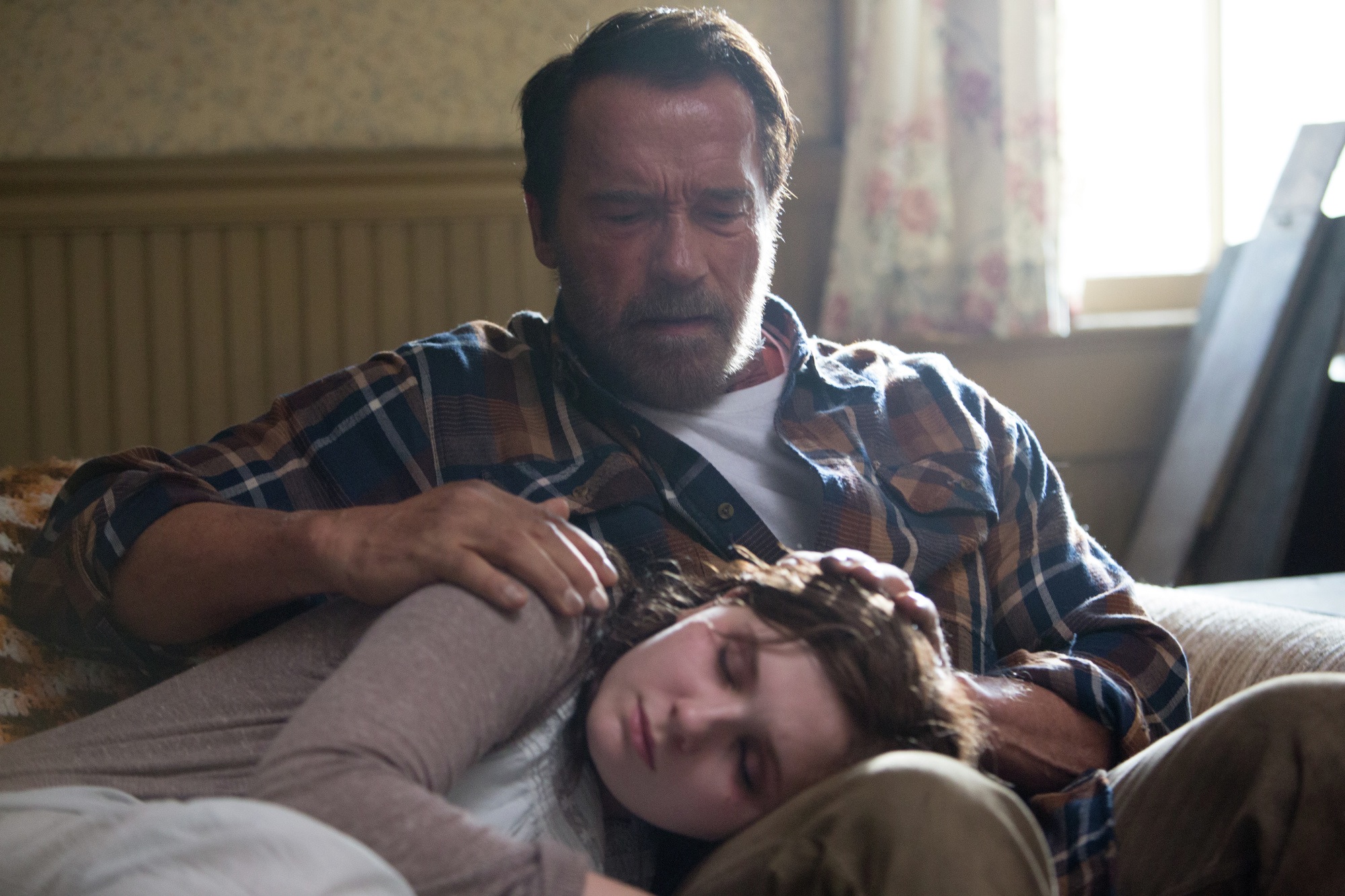 maggie-arnold-schwarzenegger-abigail-breslin.jpg