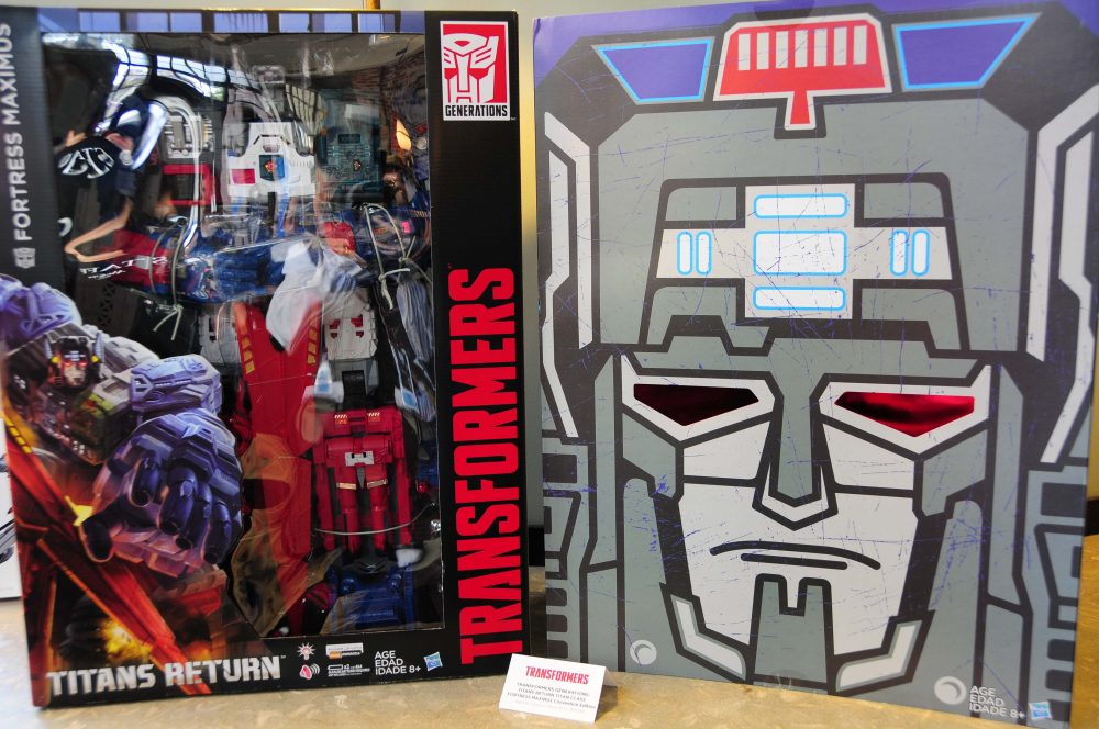 Fortress Maximus in box