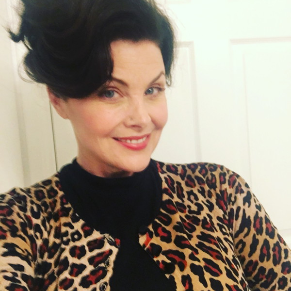 Twin Peaks  Twin peaks, Sherilyn fenn, Short hair styles