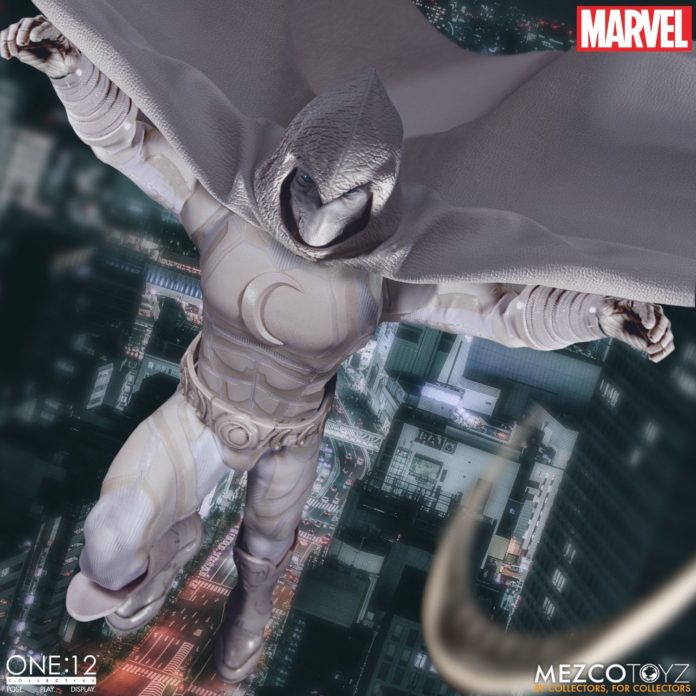 Mezco-Moon-Knight-Gliding
