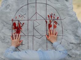 How MIDSOMMAR takes from comics to create its full-color horror