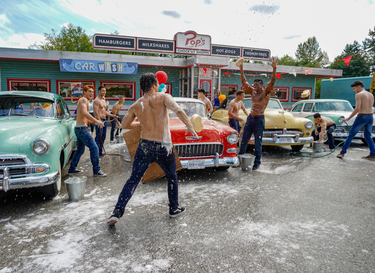 Riverdale car wash featuring shirtless Reggie