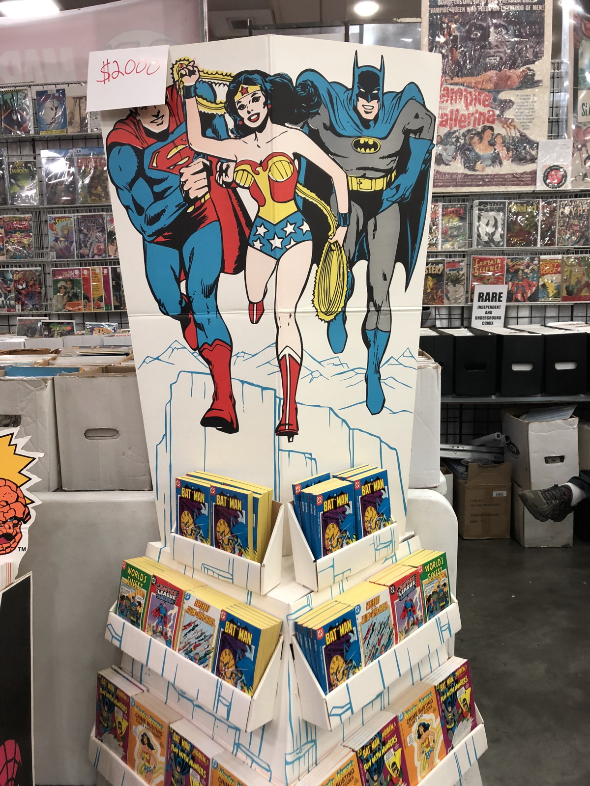 baltimore comic con dc display