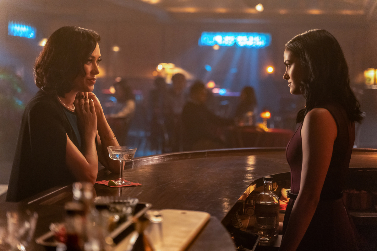 The Mystery Woman confronts Veronica on Riverdale