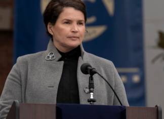 AMC unveils teaser for THE WALKING DEAD spinoff, WORLD BEYOND World Beyond