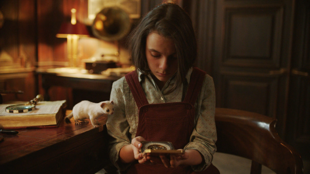 Dafne Keen in His Dark Materials S1E1