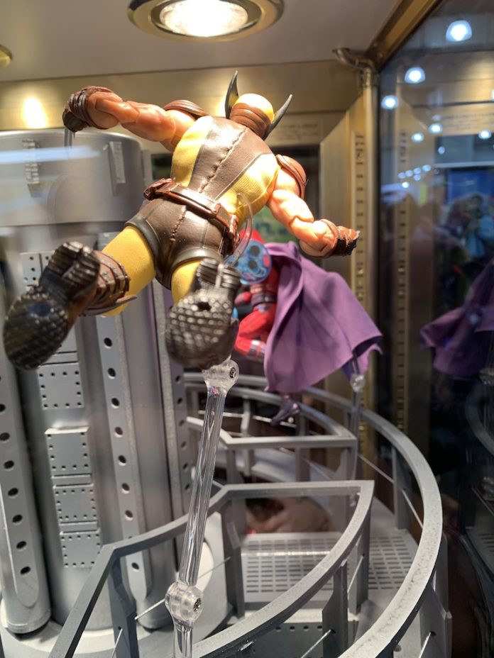 Mezco_ToyFair2020_6 Mezco One 12 Wolverine vs Magneto