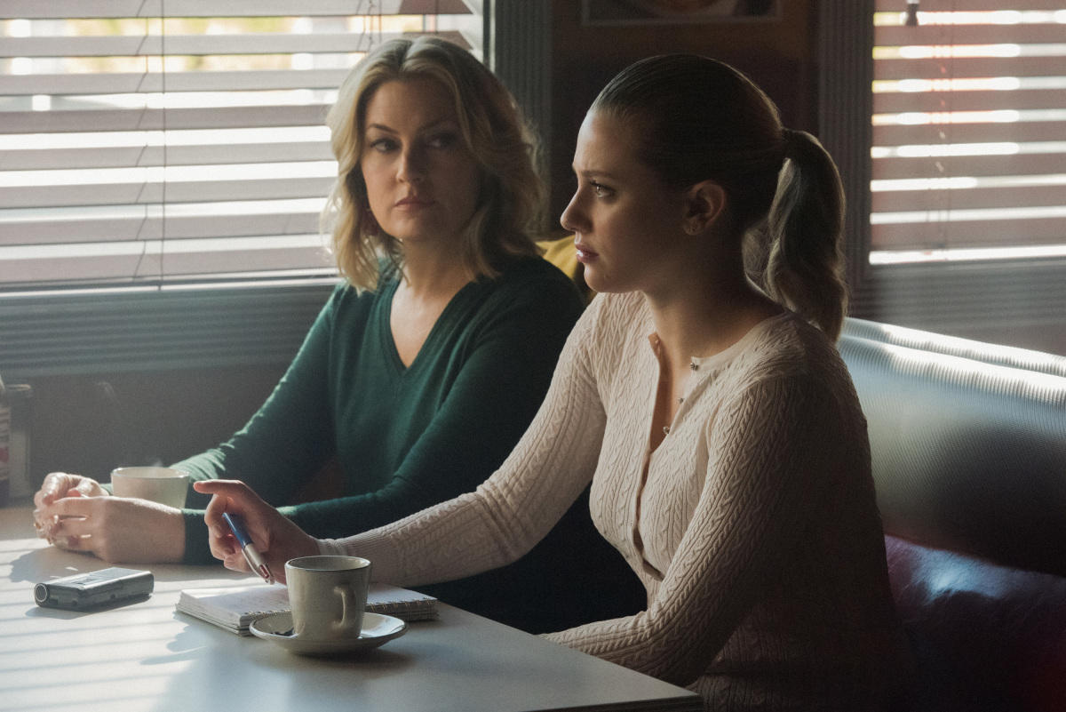 Betty and Alice interview Moose on Riverdale