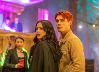 RECAP: Riverdale S4E13 – Chapter 70 – The Ides of March Archie and Veronica at the Ides of March party on Riverdale