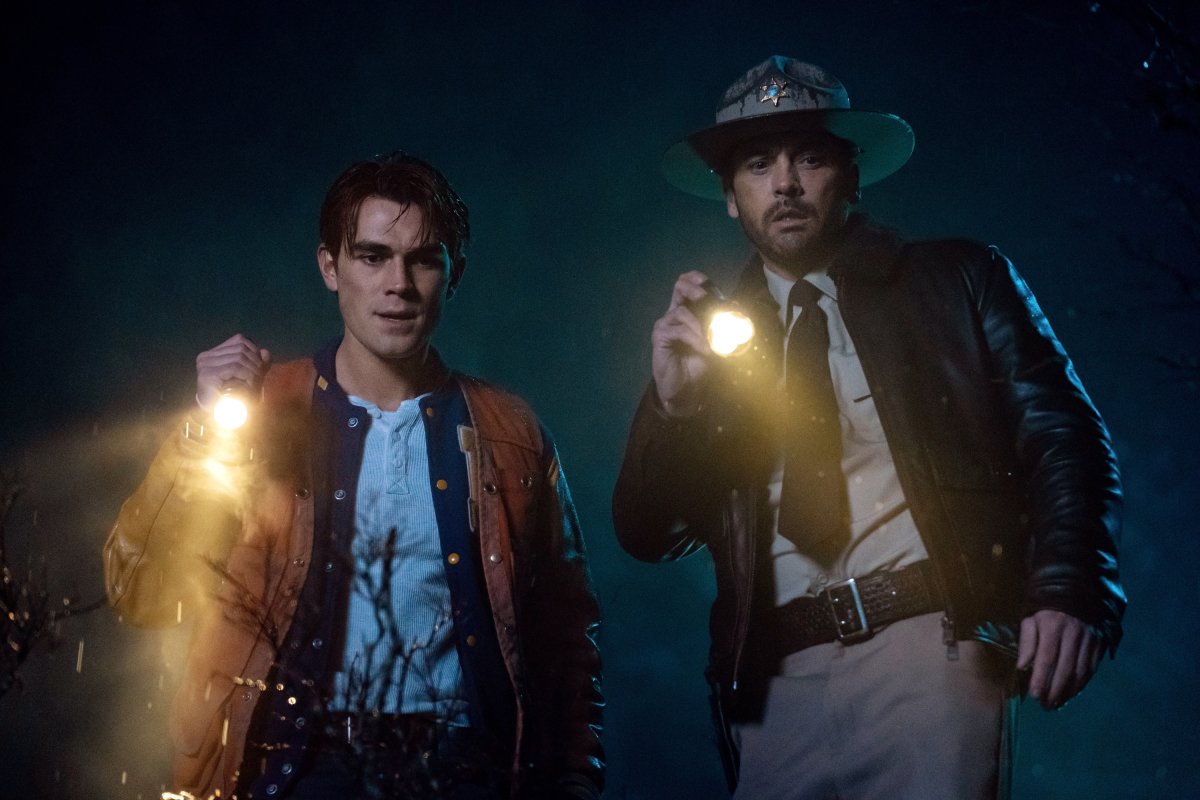 Archie and Skeet search for Jughead on Riverdale