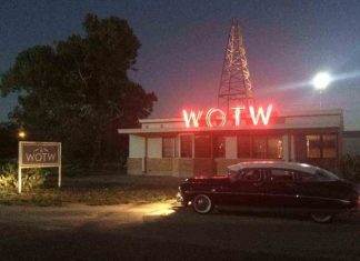 Review: THE VAST OF NIGHT is a disarming and thoughtful debut the vast of night