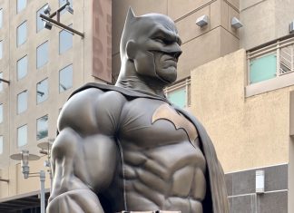 A seven-foot tall Jim Lee-inspired Batman statue is the monument Burbank deserves