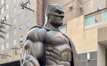 A seven-foot tall Jim Lee-inspired Batman statue is the monument Burbank deserves
