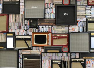 HINDSIGHT 2020: The Comfort Show Reigned TVs and some other retro tech