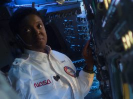 Dani Poole (Krys Marshall) makes a powerful decision in "The Grey"