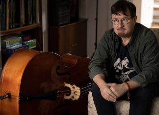 INTERVIEW: Jeremy Swift spills on Season 2 of TED LASSO Ted Lasso Jeremy Swift