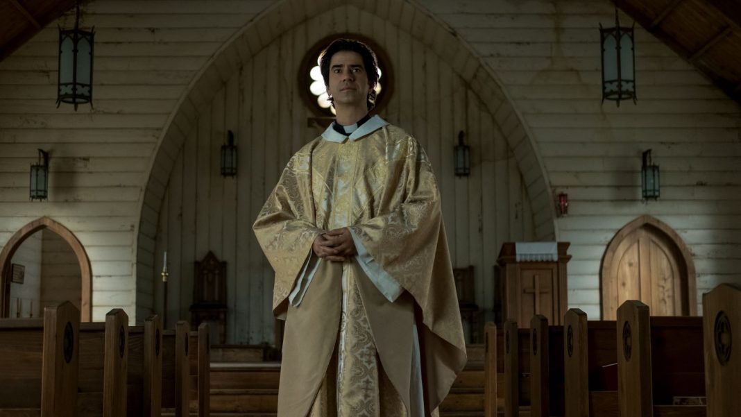Hamish Linklater is a bombastic priest in MIDNIGHT MASS