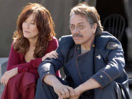 NYCC ’21: Five things we learned from the BATTLESTAR GALACTICA retrospective Edward James Olmos and Mary McDonnell in BATTLESTAR GALACTICA