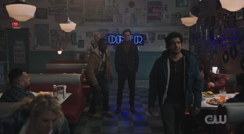 Percival hypnotizes his crew at Pop's on Riverdale