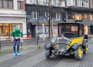Statue of classic Euro-slacker GASTON LAGAFFE beheaded in Belgium