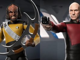 Captain Picard and Worf beam into ENTERTAINMENT EARTH’s TNG Ultimates line TNG Ultimates figures