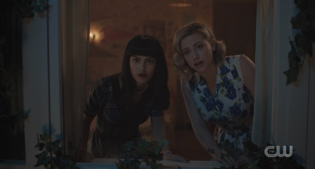 Veronica and Betty play Peeping Toms on Riverdale