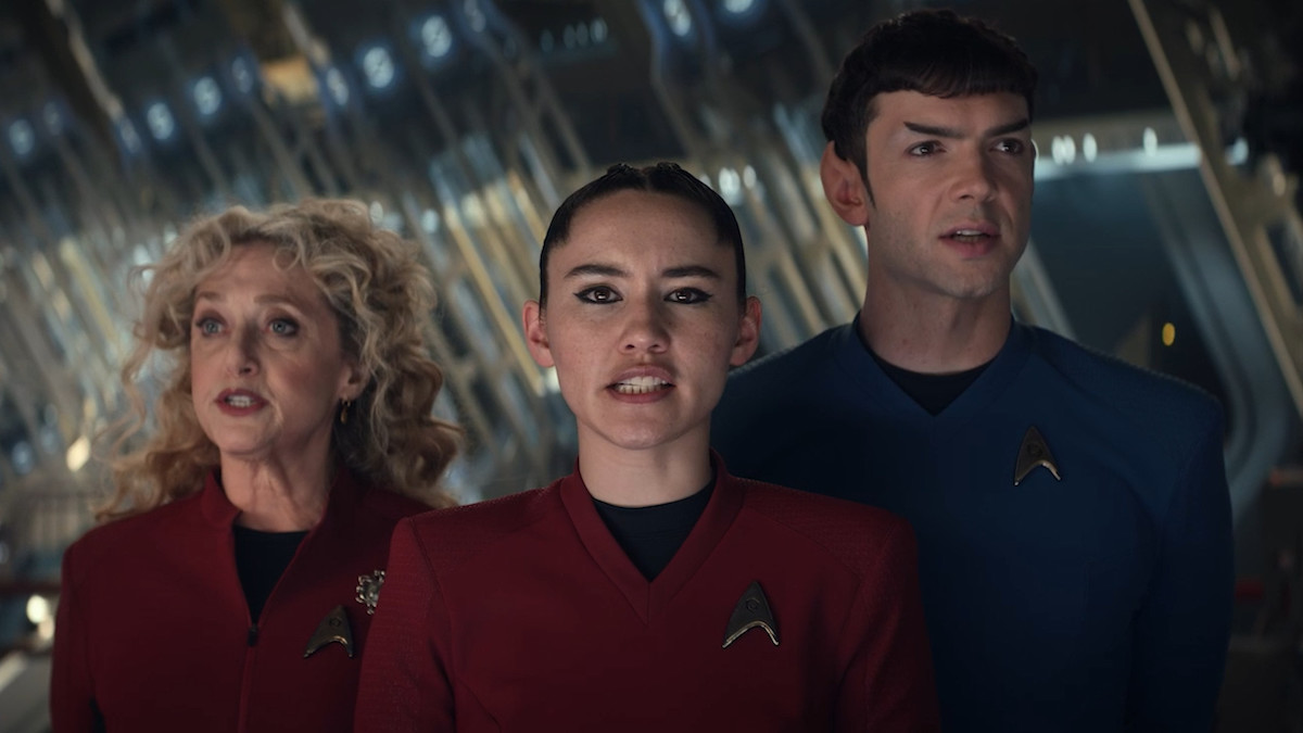Carol Kane as Pelia, Christina Chong as La’an, Ethan Peck as Spock in Star Trek: Strange New Worlds streaming on Paramount+, 2023.