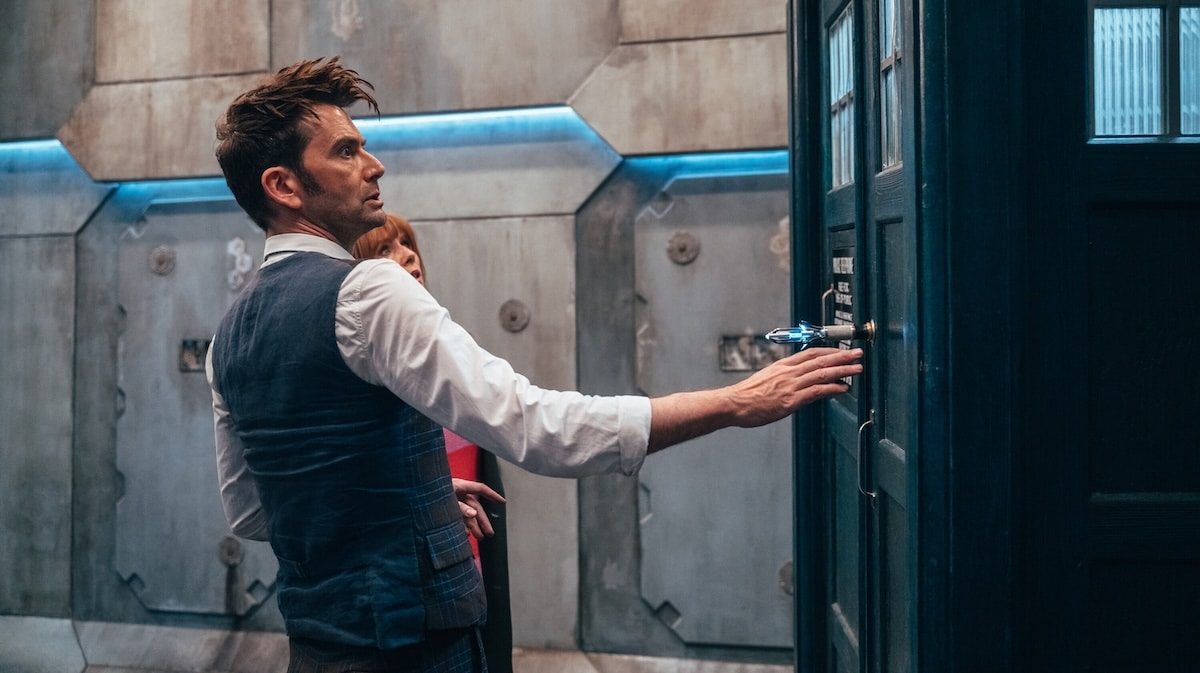 The Doctor (David Tennant) and Donna Noble (Catherine Tate) look at the TARDIS in Doctor Who