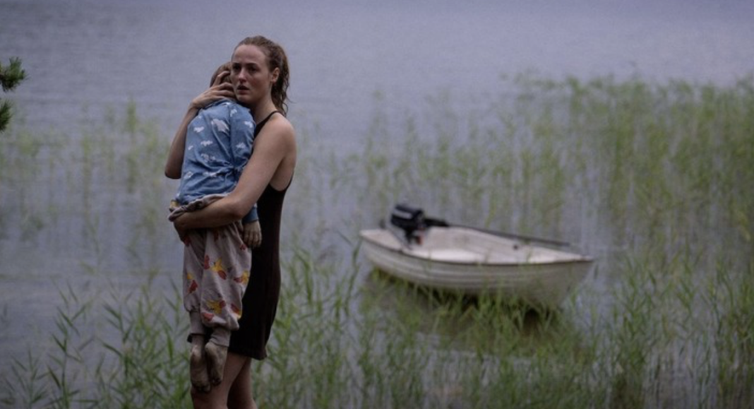 Renate Reinsve as Anna in Handling the Undead