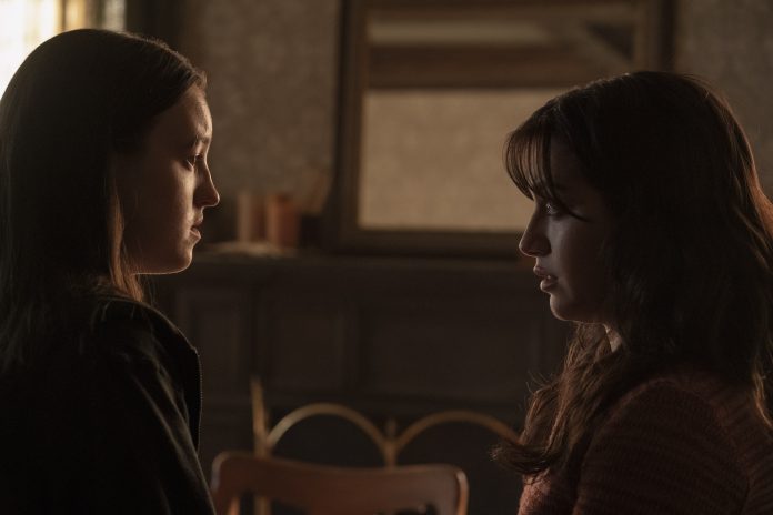 bella-ramsey-isabela-merced_1