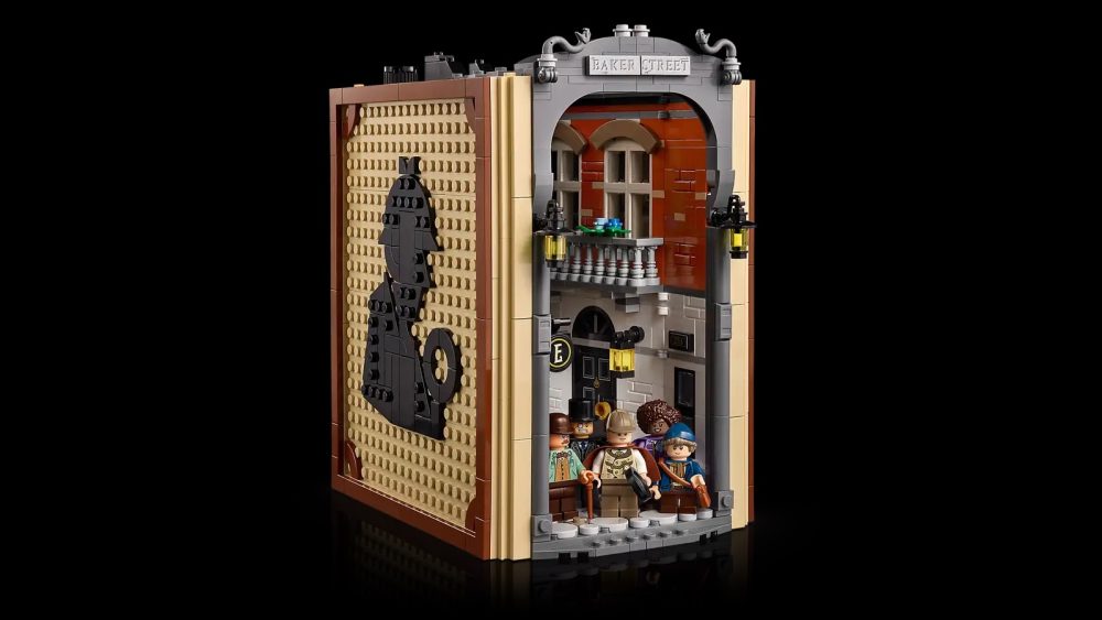 Lego Sherlock Holmes Book Nook folded as a book