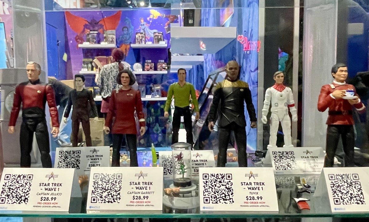 Nacelle Star Trek action figures wave one.