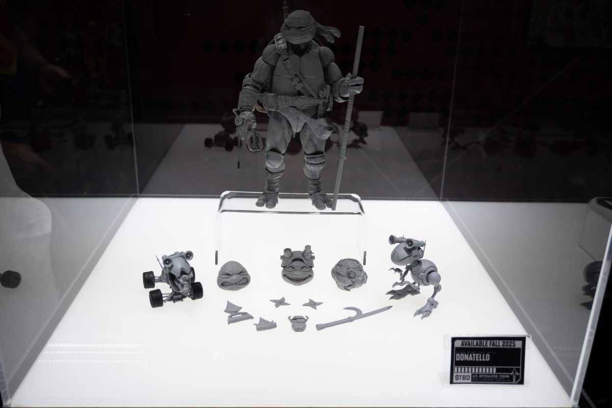Mondo Mondoverse 1/6 Scale Donatello figure prototype with accessories and Mondo Buddies the Mouse Bros.