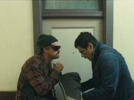 (L-r) LEONARDO DI CAPRIO as Bob Ferguson and BENICIO DEL TORO as Sensei St. Carlos in “One Battle After Another.” A Warner Bros. Pictures Release.