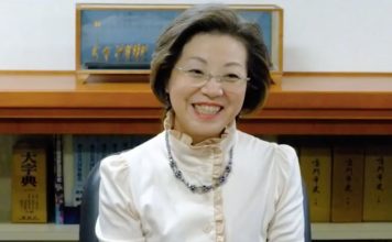 Year 24 Group mangaka Keiko Takemiya receives the Persons of Cultural Merit award keiko takemiya award