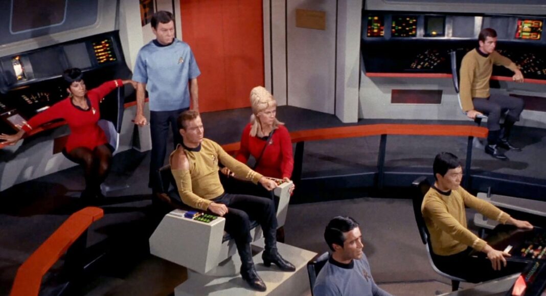 TOS LEGO The bridge set from Star Trek: The Original Series featuring the cast. Rumored to be the next LEGO Franchise set.