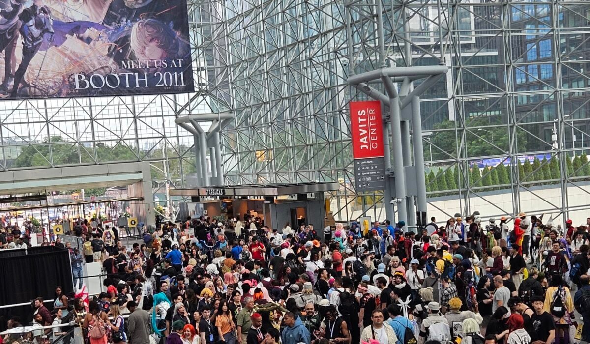 anime nyc saturday crowd photo of the crowds at anime nyc on saturday near entrance