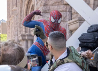 Minneapolis Spider-Man goes viral after battling the far right Chris Juhn photo of Spider-Man vs Jake Lang featured