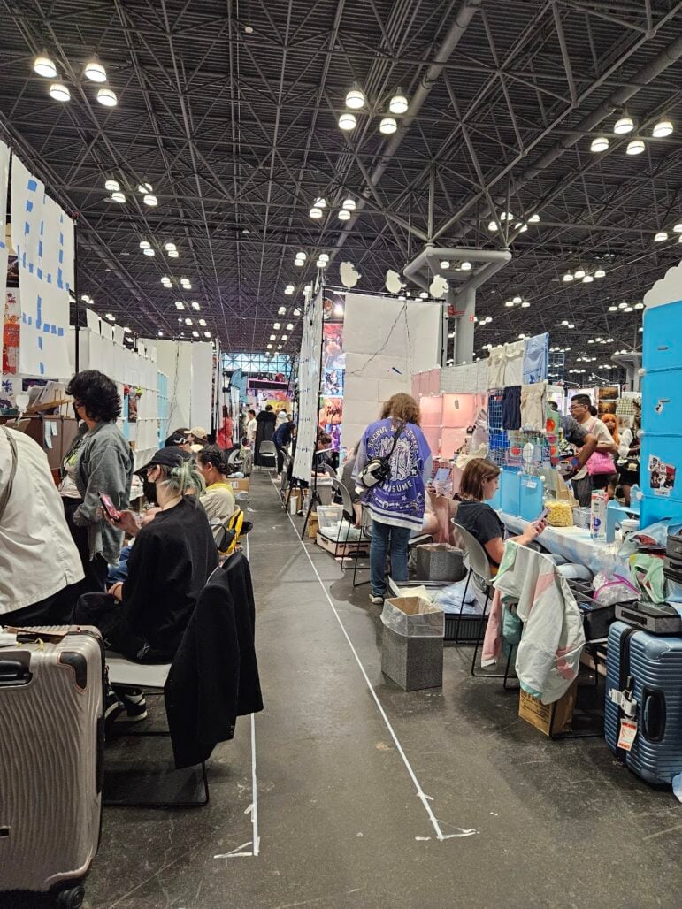 photo of the space behind artist alley rows